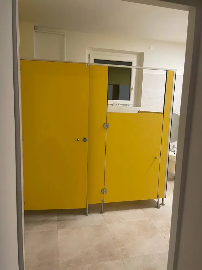 Kabiny ADKA - Kolejna realizacja w kolorze żółtym!